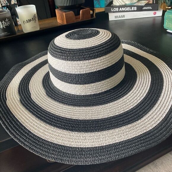 Straw hat black/white striped OS - Picture 2 of 5
